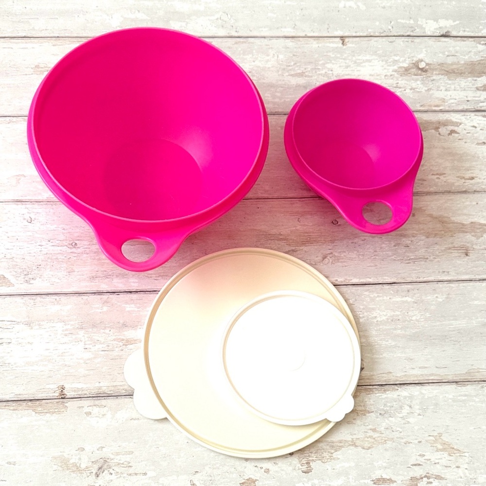 Tupperware Mixing Bowl Thatsa Bowls Pink Color With Handle & White Lids Set of 2